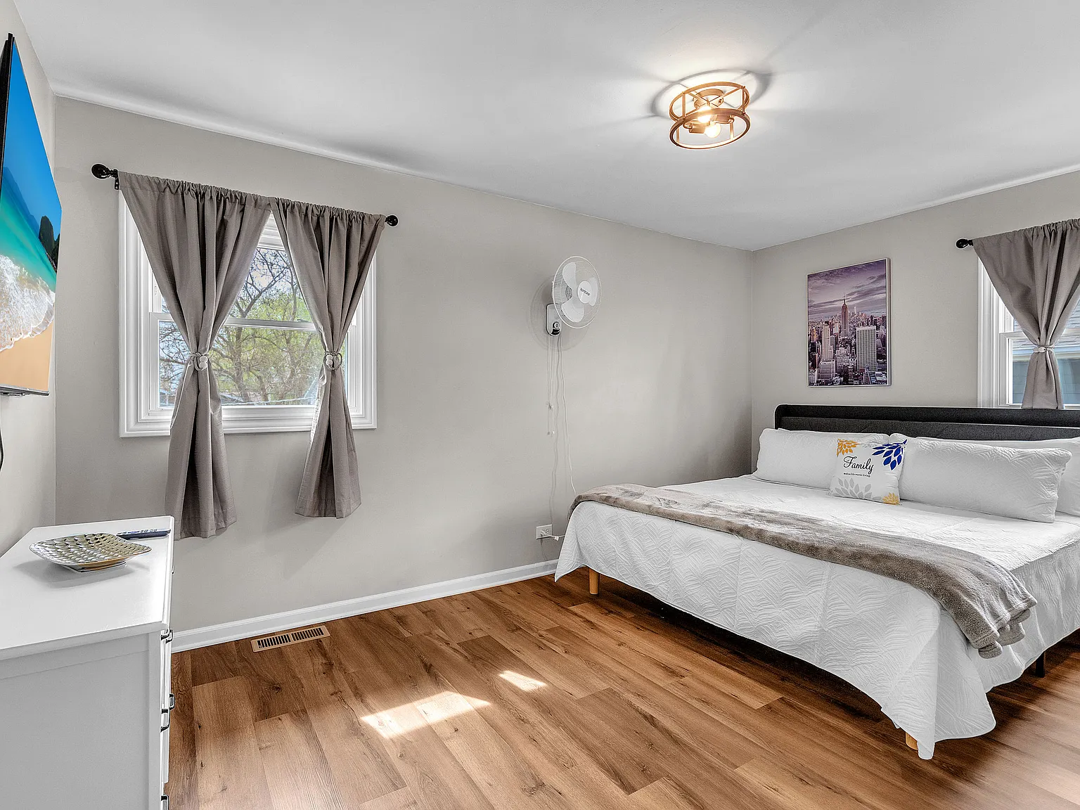 4 bed, 1508 sqft, $9,900 — Photo 3