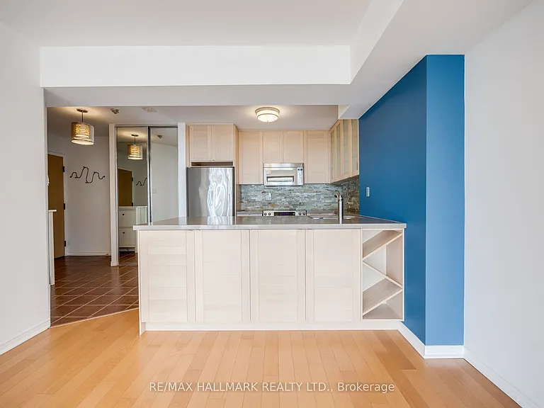 95 Lombard St #1202 — Photo 7