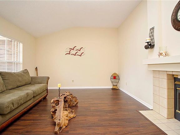 5th image of 12120 Shady Forest Dr