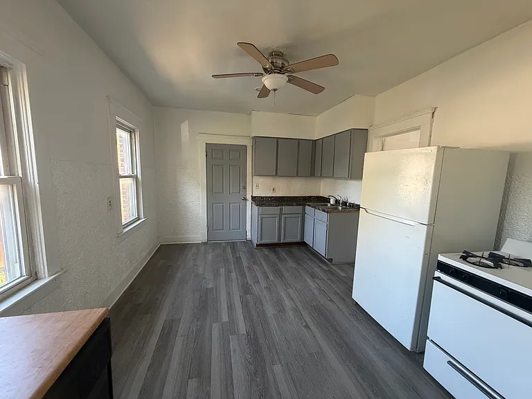2069 Halstead Ave #2 — Photo 10
