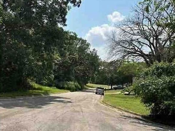 Exterior Neighborhood (street photo)
