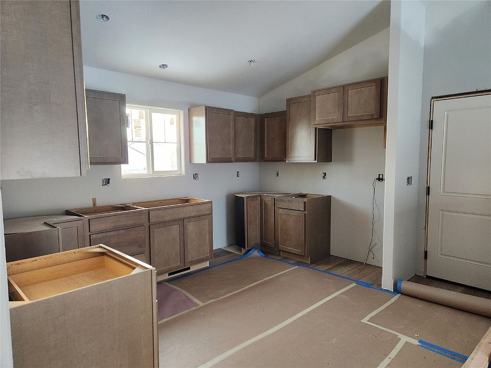 2nd image of 1432 Beringer Ct NE