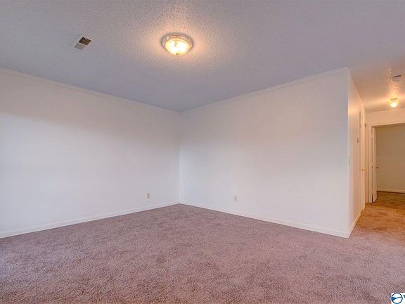 4th image of 4428 Bonnell Dr NW