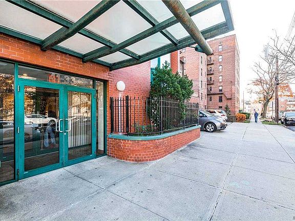 5th image of 41-33 Parsons Blvd #5B