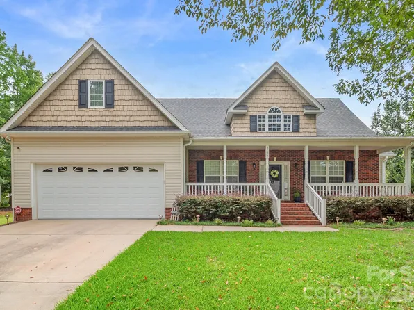 3697 Travertine Dr, Lancaster, SC 29720