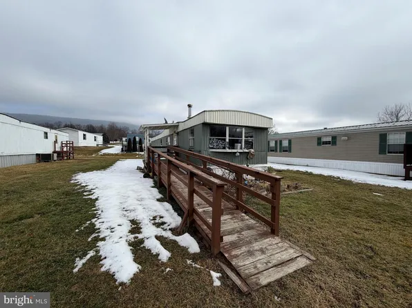 32 Hillside Ests, Mc Connellsburg, PA 17233
