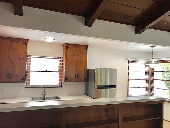 3rd image of 1453 S Westgate Ave APT 9