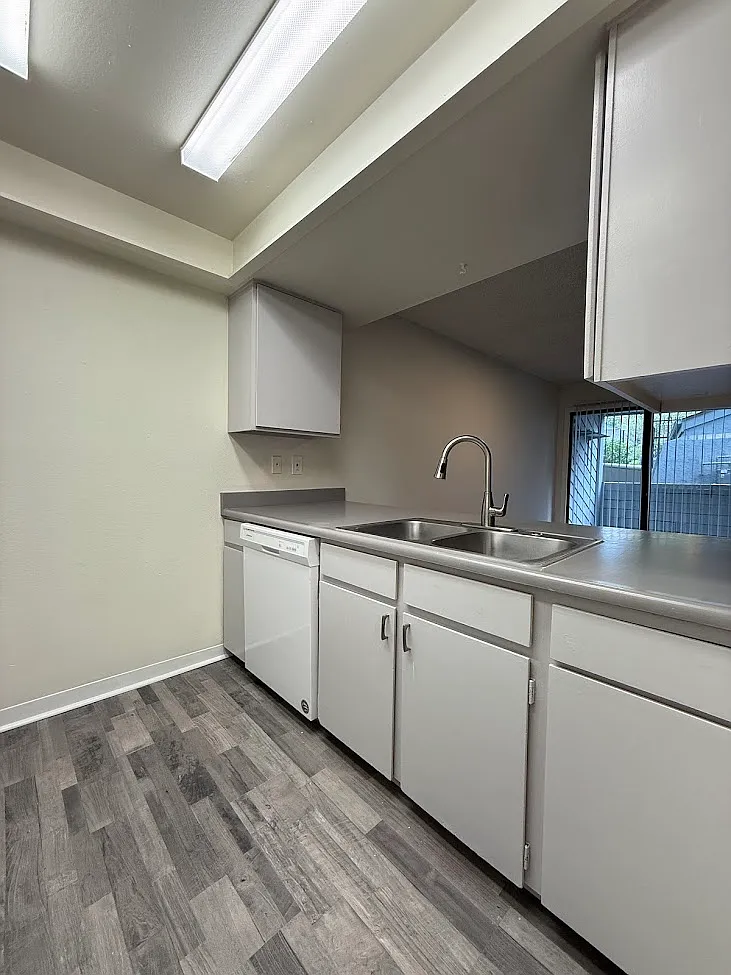 1 bed, 800 sqft, $1,425 — Photo 4