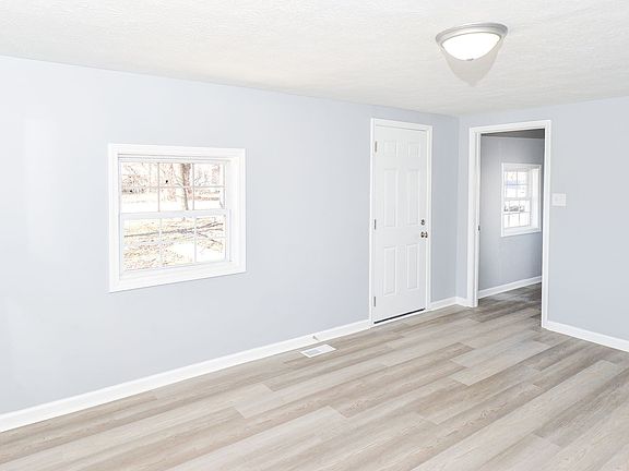 3rd image of 4123 S Lynhurst Dr