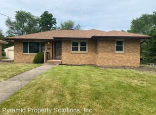 7701 Dellwood Dr, Urbandale, IA 50322