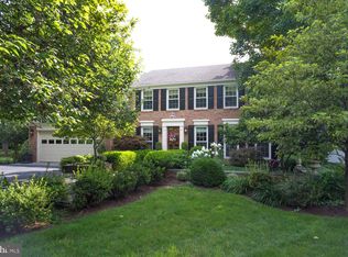 905 Riva Ridge Dr, Great Falls, VA 22066