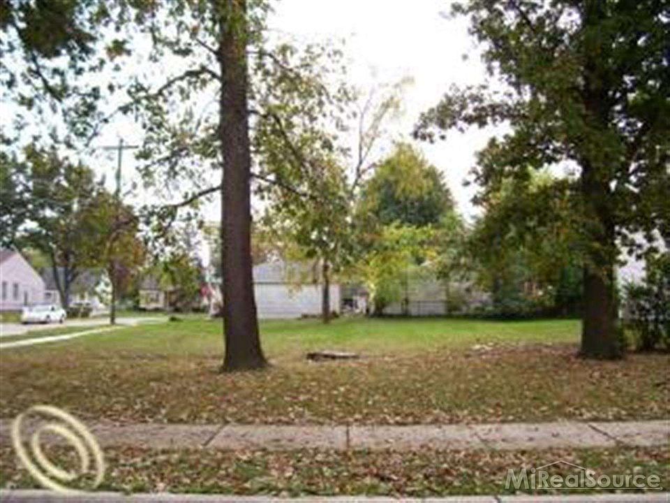 1st image of 0 Maxine St