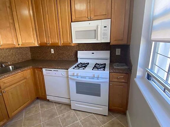 2nd image of 67-20 Cloverdale Blvd #B2