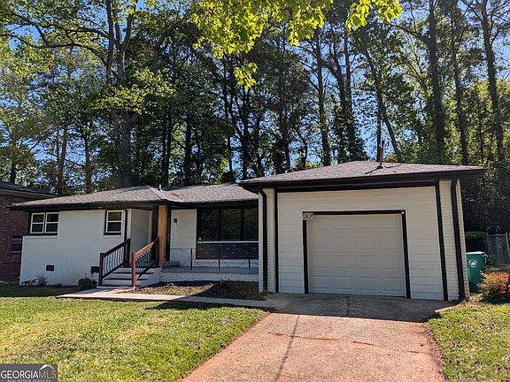 3rd image of 2282 Belmont Dr