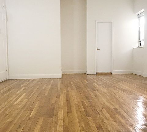 3rd image of 57 W 58th St APT 7D