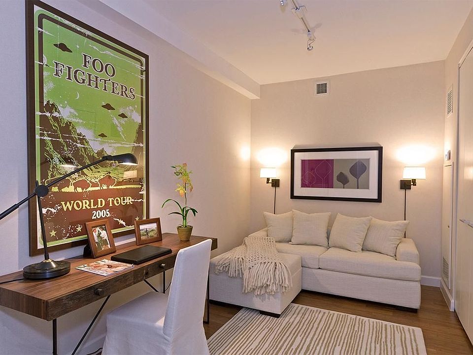 1st image of 320 W 38th St APT 218