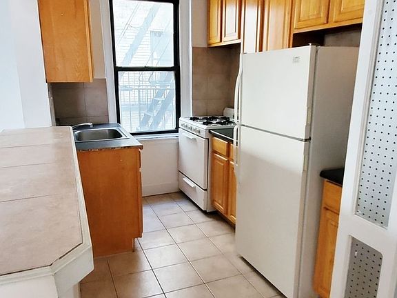 4th image of 21-27 33rd St #3AA