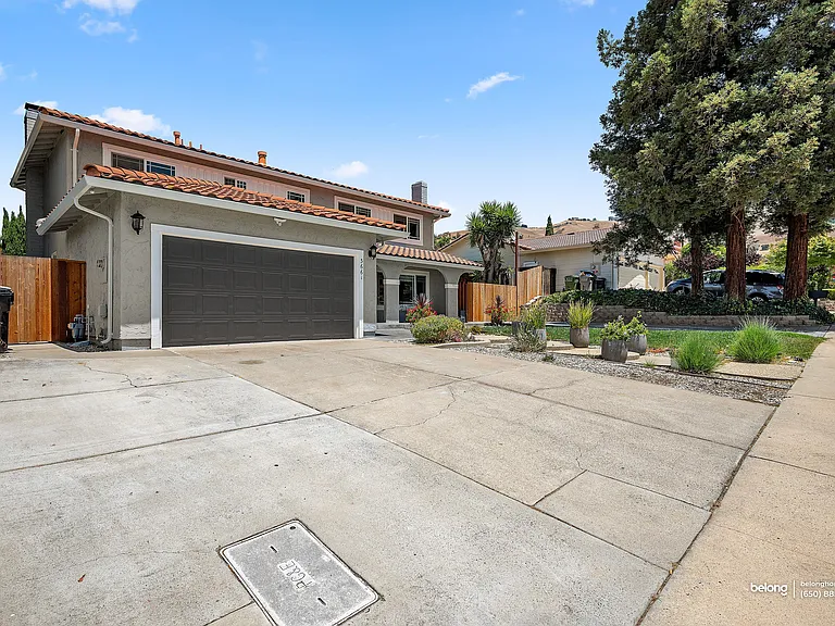 3661 Slopeview Dr — Photo 6