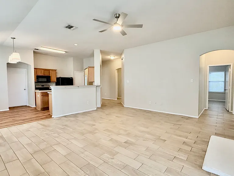 816 Cheryl St #1 — Photo 2