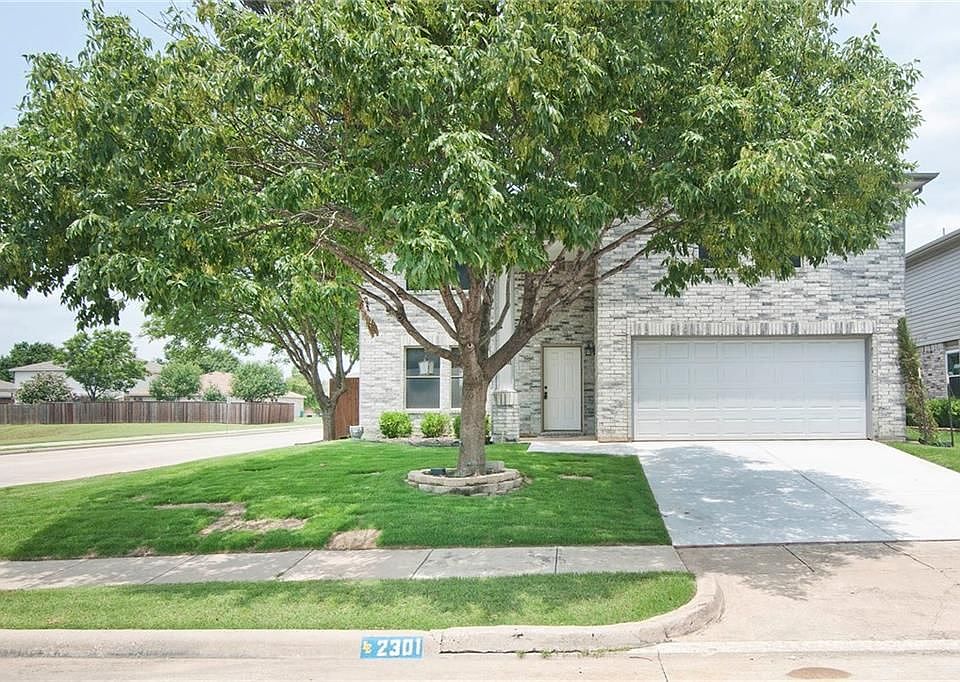 1st image of 2301 Live Oak Dr