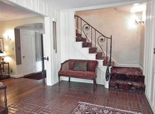 4149 Hadleigh Rd, University Heights, OH 44118