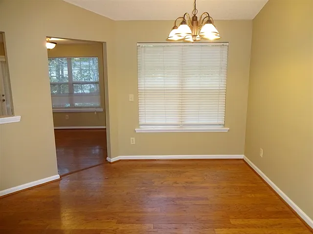 2275 Dresden Grn NW — Photo 4