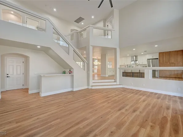 16 Old Lake Cir, Henderson, NV 89074