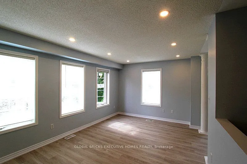 80 Acorn Pl — Photo 4