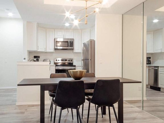 4th image of 510 Camino De La Reina Unit 201