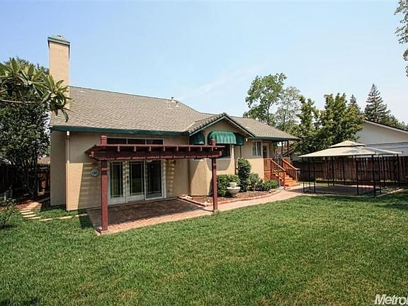 2nd image of 1410 Deerfield Cir