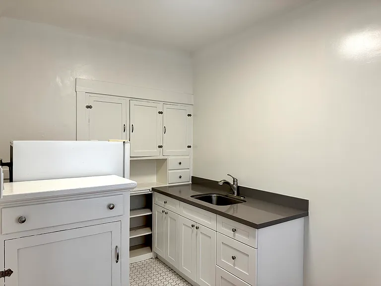 2480 Washington Street — Photo 6