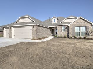 12853 N 39th East Pl, Skiatook, OK 74070