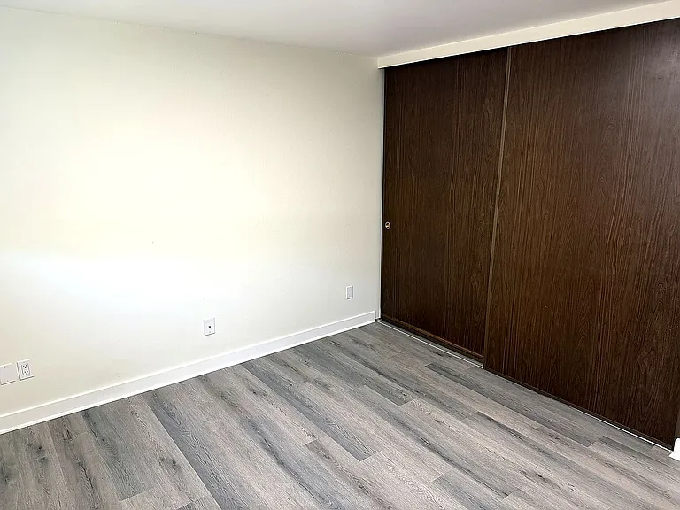 The Jules Apartments — Photo 8
