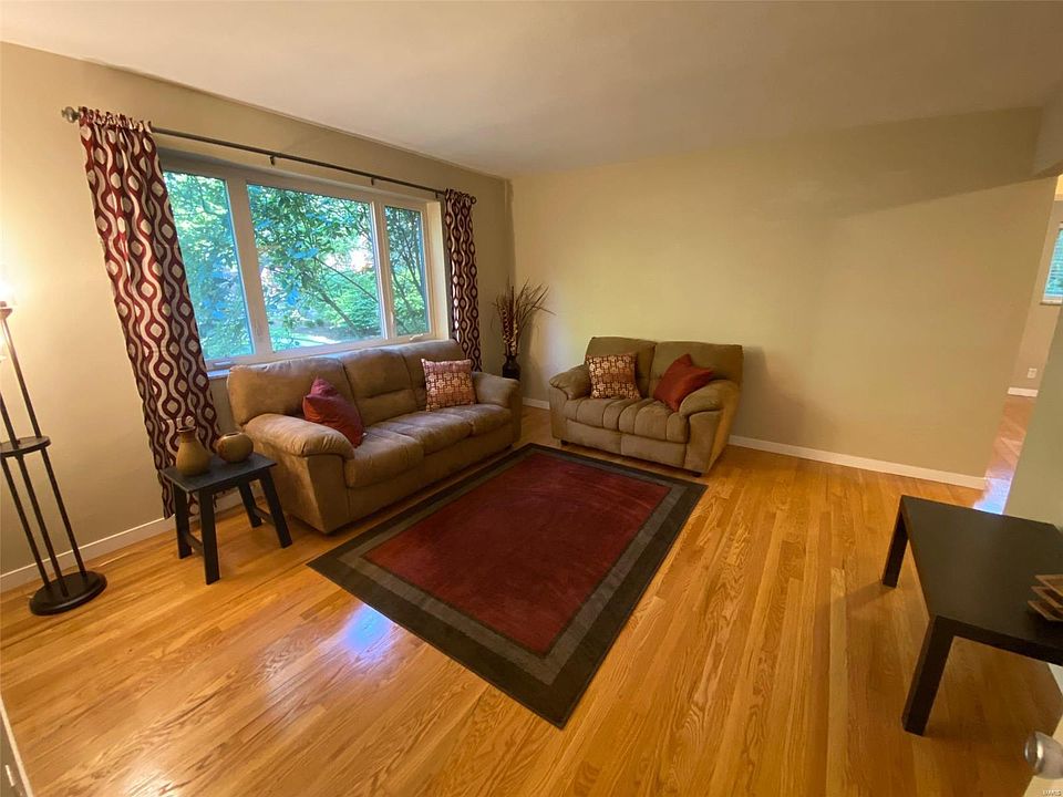 1st image of 215 Monclay Ct APT 1S