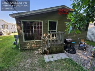 8465 Barkwood Cir, Fenton, MI 48430