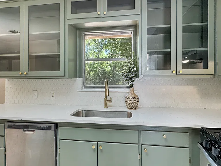 5306 Wellington Dr — Photo 9