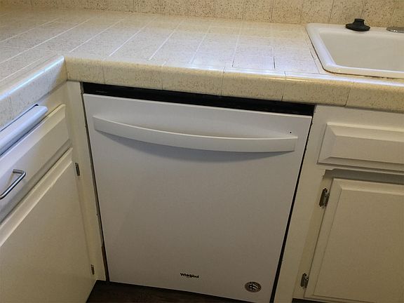 5th image of 26 Brentwood Ave #B