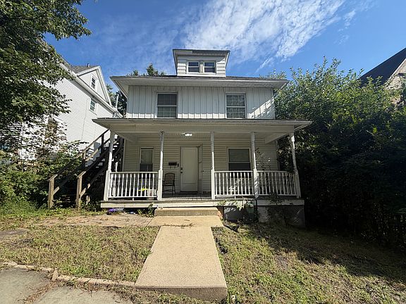 3rd image of 532 Taylor Ave