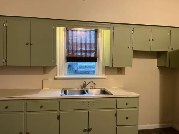 305 Russell St, Sharon, PA 16146