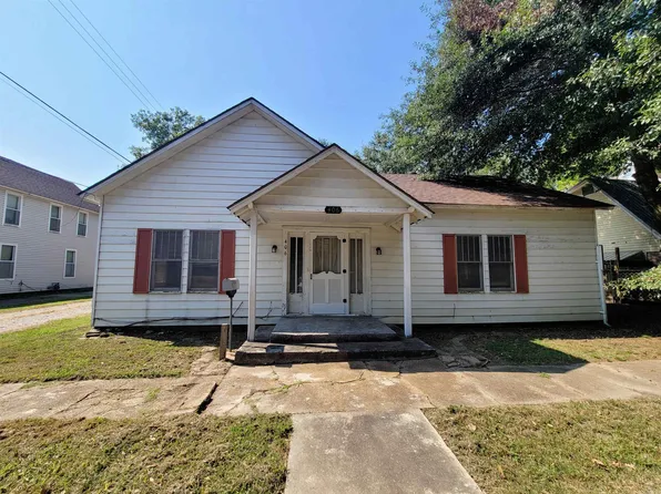406 E 6th St, Stuttgart, AR 72160