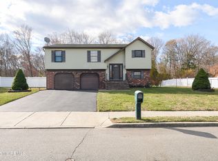 85 Starlight Road, Howell, NJ 07731