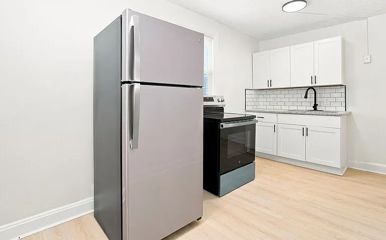 397 Catherine St #1 — Photo 6