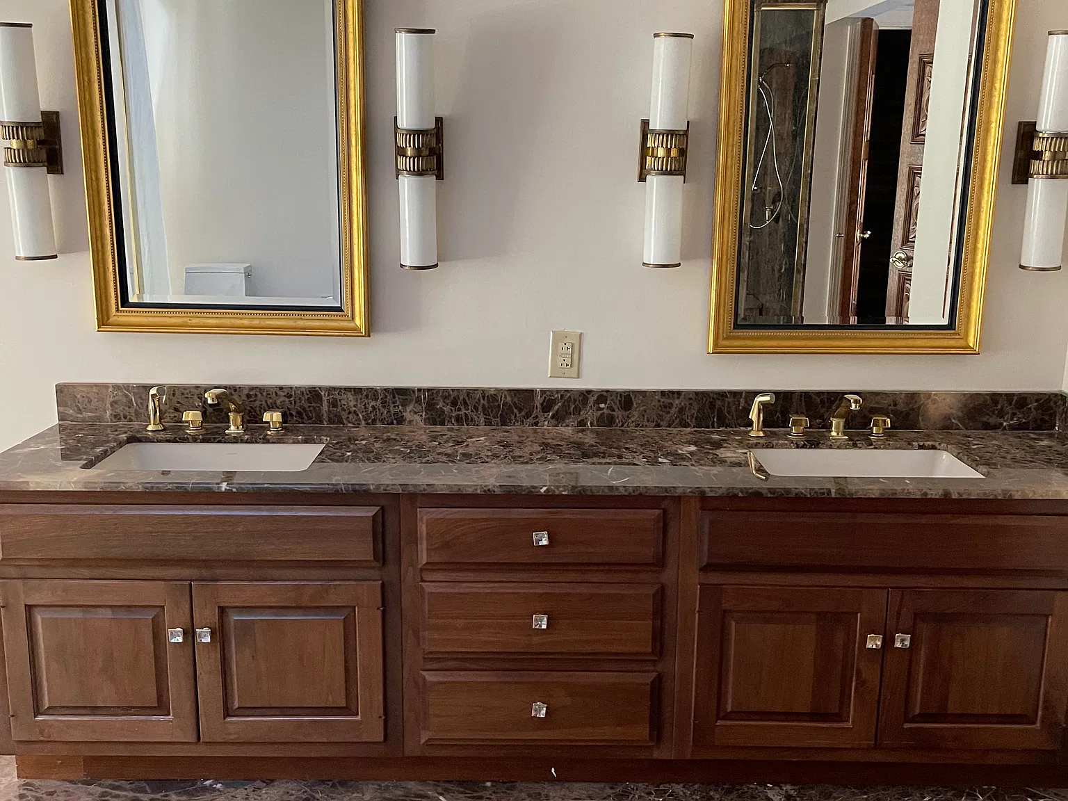 3 bed, 3047 sqft, $2,500 — Photo 3
