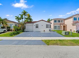 Weitzer Serena Lakes West, Miami, FL 33177
