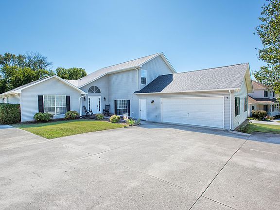 3rd image of 5907 Braelinn Dr