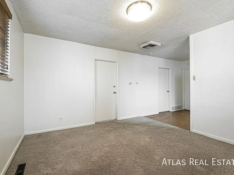 3970 N Utica St — Photo 4