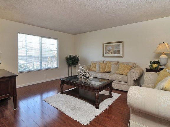 4th image of 2759 Glen Firth Dr