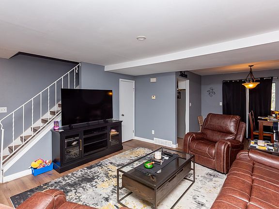 4th image of 2834 Lexington Ln