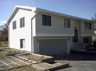 8007 Walker St, Harvard, IL 60033