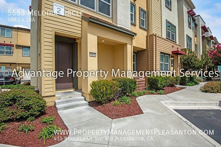 5 Bed / 4.5 Bath 2,055 sq ft Corner Townhome off Dublin Blvd — Photo 3